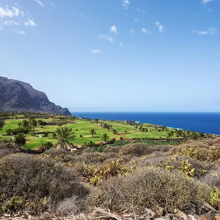 Charming House In With Shared Pool Nyaraló