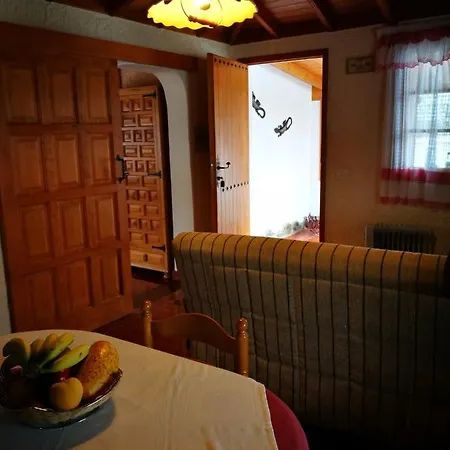 Charming House In With Shared Pool