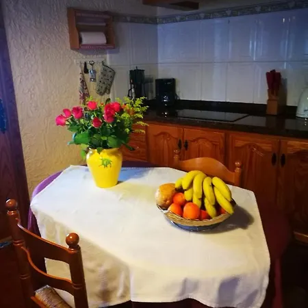 Charming House In With Shared Pool Nyaraló