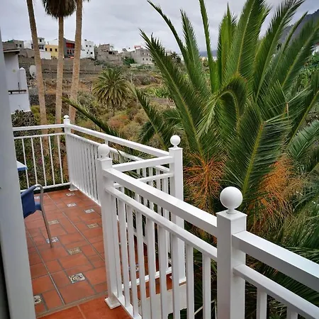 Charming House In With Shared Pool