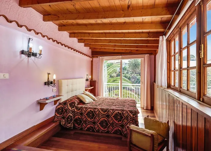 Semesterbostad Charming House In With Shared Pool Buenavista Del Norte