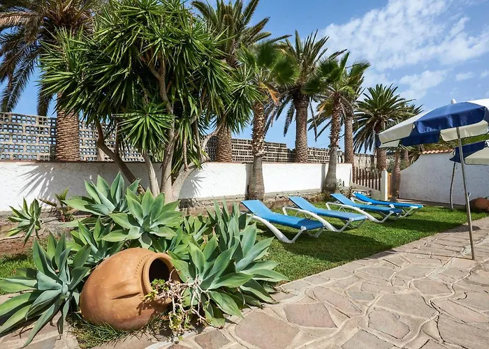 Semesterbostad Charming House In With Shared Pool *