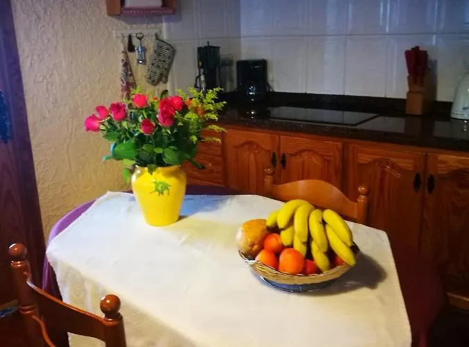 Charming House In With Shared Pool Semesterbostad